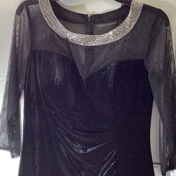 Alex Evenings 8191951 - Embellished Sheer Quarter Sleeve Evening Gown - Picture 6 of 10